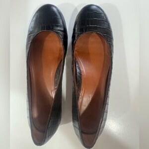 Vionic Black Croc-Patterned Flats